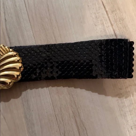Vtg Black Fish Scaled Stretch Belt with Gold Swirl Buckle, Sz Xsmall/ Small - Picture 4 of 6